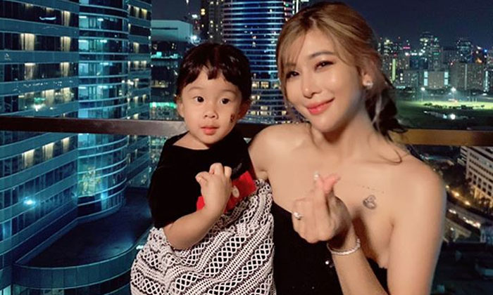 "กุ๊บกิ๊บ" หน้าเปลี่ยนสวยมาก มากับท่านั่งเรียกสามีกลับมาดูไฟ