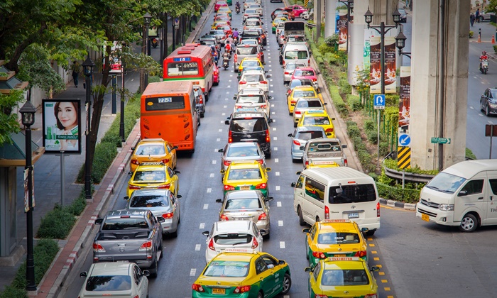 จส.100 เปิดโผ 5 อันดับ "ถนนรถติด" ที่สุดของปี 2561 ใจไม่ถึงอย่ามา