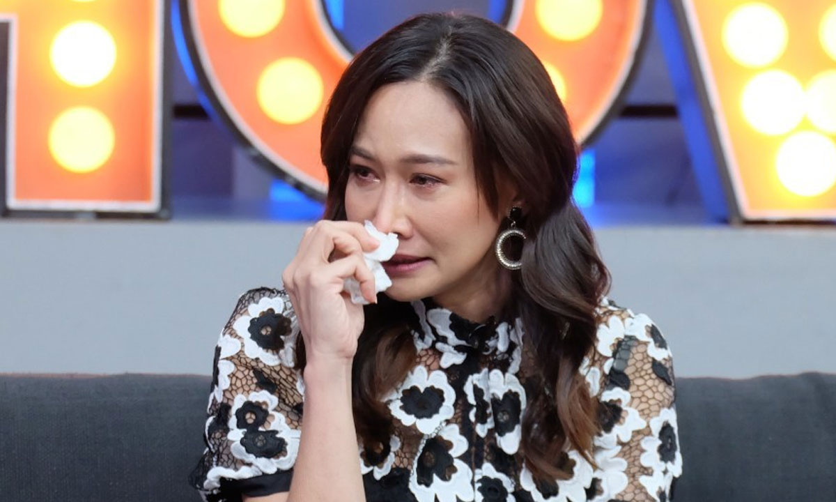 "ติ๊ก กนิษฐรินทร์" สารภาพยังเหลือหนี้อีก 3.5 ล้านบาท ร่ำไห้ขอโอกาสเจอหน้าลูกสาวบ้าง