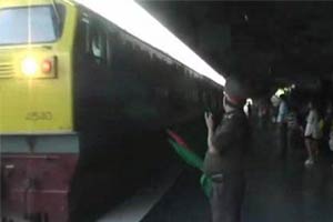 รถไฟไม่วิ่งวุ่นนร.นับพันต้องหยุดเรียน