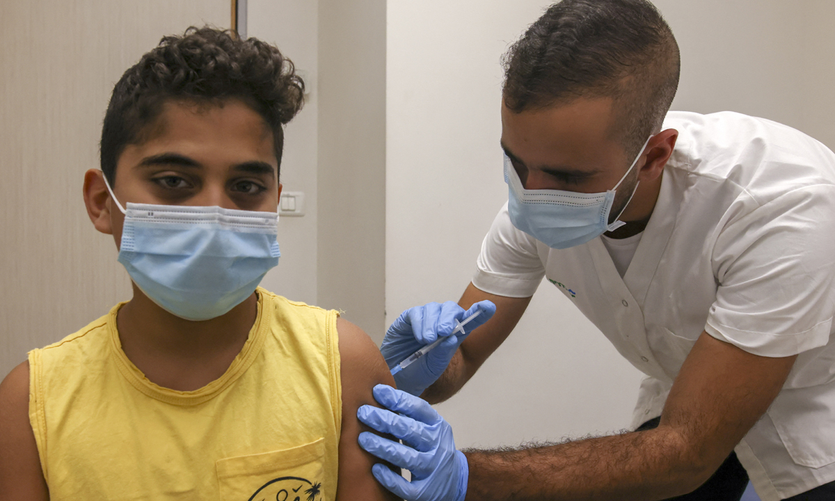 ที่แรกในโลก! "อิสราเอล" เริ่มฉีดวัคซีนโควิดเข็ม 3 ให้ประชาชนอายุเกิน 12 ปี