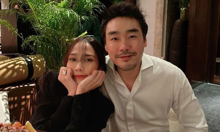"อั้ม พัชราภา" โพสต์รูปคู่หวาน "ไฮโซพก" แต่ทำคนโฟกัสที่แหวน