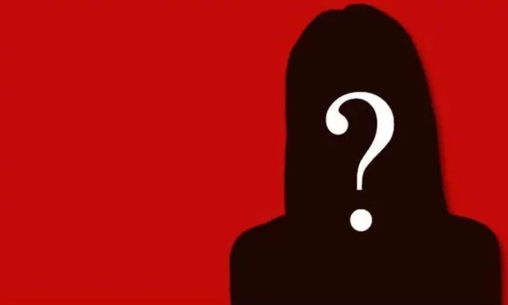 สาวแฉยับ ฉะดารากลางห้องอาหาร พร้อมใบ้อักษรย่อ (มีคลิป)