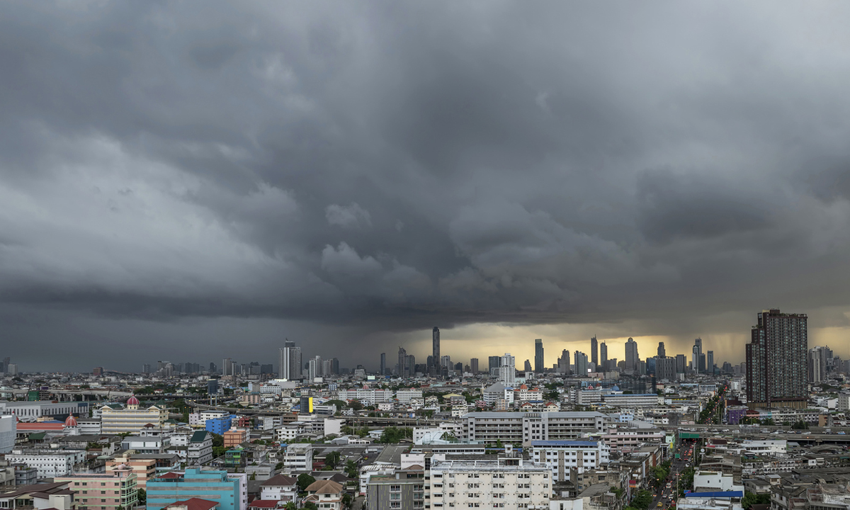 สภาพอากาศวันนี้ กรมอุตุฯ เตือน ฝนฟ้าคะนองถล่ม 47 จังหวัด กทม. ร้อยละ 60