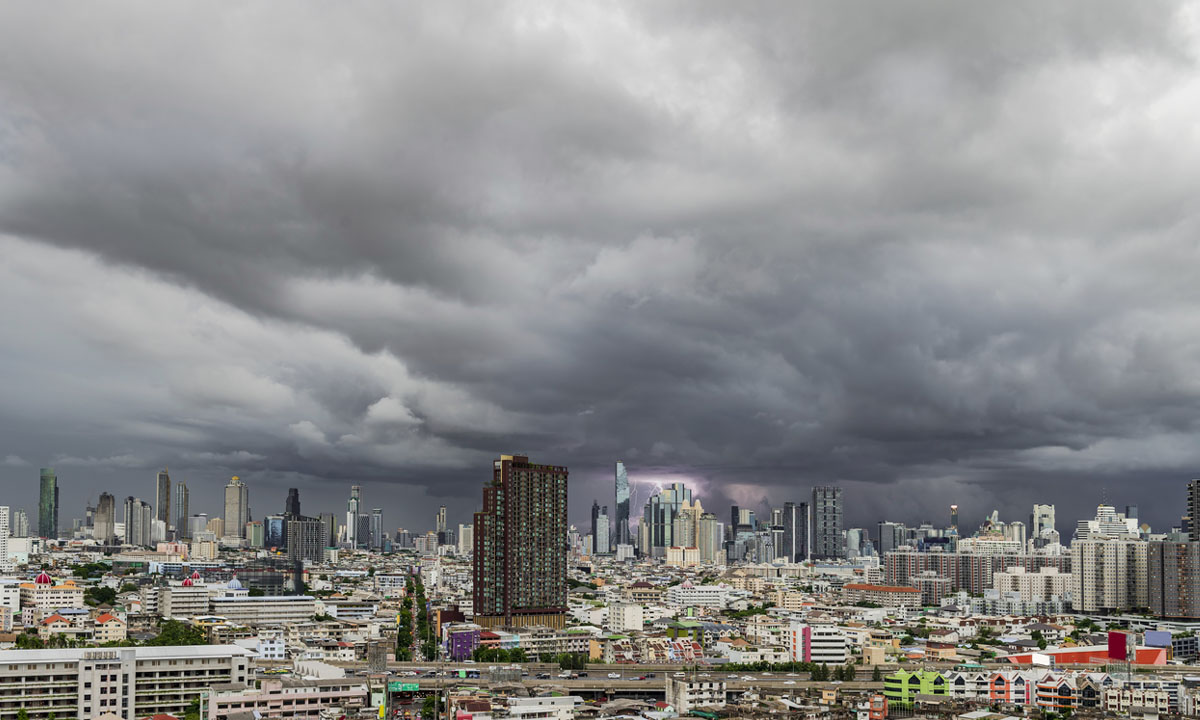 กรมอุตุฯ เตือน มวลอากาศเย็นระลอกใหม่ ฝนถล่มก่อนอุณหภูมิลดฮวบ 4 องศาฯ