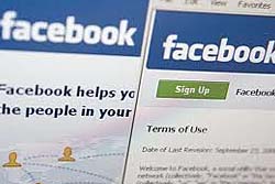ร้องรัฐ ดูแล Facebook หมิ่นสถาบัน