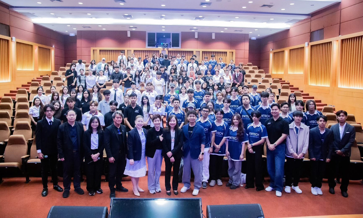 นศ.ปี 1 Fin-Tech DPU โชว์ศักยภาพ คว้ารางวัลรองชนะเลิศ FINANSIA HERO Trade Challenge 2026