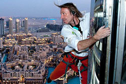 สำเร็จ! ไอ้แมงมุมพิชิตบูร์จคาลิฟา ตึกสูงที่สุดโลก