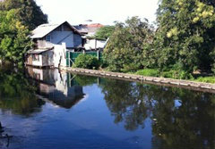 หมู่บ้านเสนานิเวศน์ท่วมแล้ว จับตาคลองลาดพร้าว