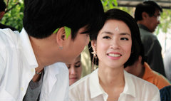 ช็อตเด็ด! "ตุ้ย-โดนัท" แอบส่งตาหวานให้กัน