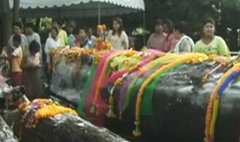 เด็ก 9 ขวบเจอสาวชุดไทย งมน้ำเจอต้นตะเคียน