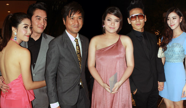 เก็บตก คู่รักดาราควงแขนร่วม งานแต่งแอน ภูริ