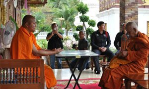 ชาวบ้านเมืองน่านสุดจะอดทน แจ้งจับพระมั่วสีกาคากุฏิ