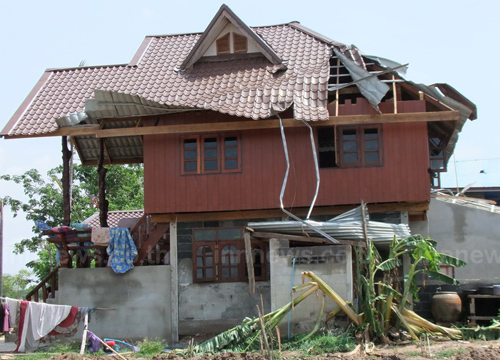 พายุหมุนพัดบ้านเรือนเสียหายกว่า 50 หลัง