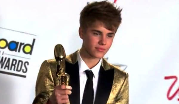 จัสติน บีเบอร์ ถูกโห่หลังคว้ารางวัล Billboard Awards