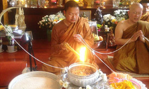 คลิปหลวงปู่เณรคำที่ฝรั่งเศส ขณะลูกศิษย์นัดแถลงวันนี้