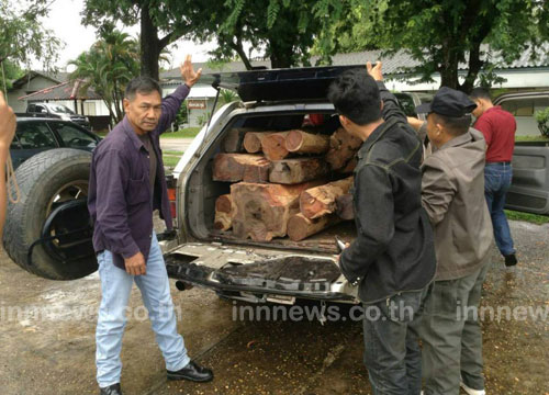 ตชด.นครพนมไล่ล่าขบวนค้าไม้พะยูงข้ามชาติ