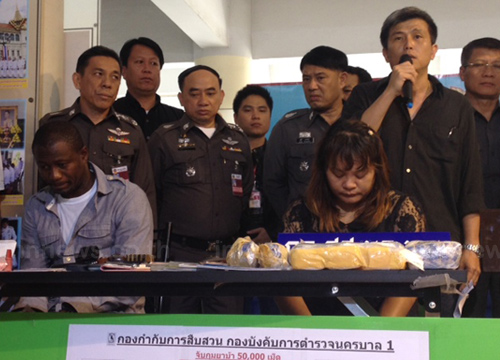 รองผบช.น.แถลงจับยาบ้า2คดีของกลางอื้อ