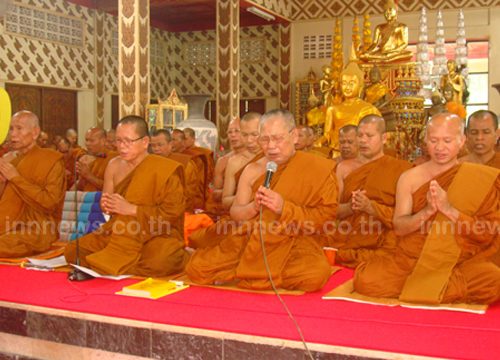 ศรีสะเกษเจริญพระพุทธมนต์ถวายในหลวง