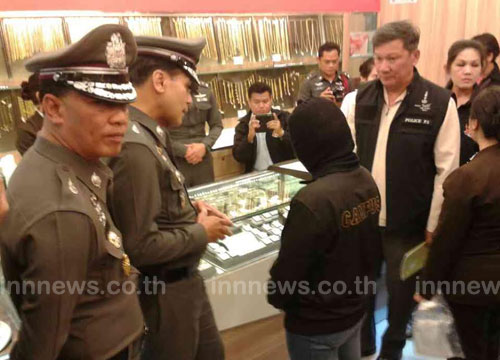 ตร.ปทุม แถลงจับสาวปล้นทองโลตัส นวนคร