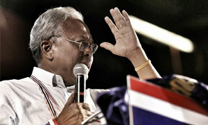 สุเทพ จวก ยิ่งลักษณ์ สัมภาษณ์สื่อนอกบิดเบือน