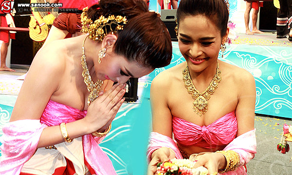 อู้วห์!! "ปุ๊กลุก ฝนทิพย์" จัดเต็มจนล้นอก