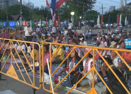 กปปส.สวนลุมยังปราศรัยโจมตีรบ.ต่อเนื่อง