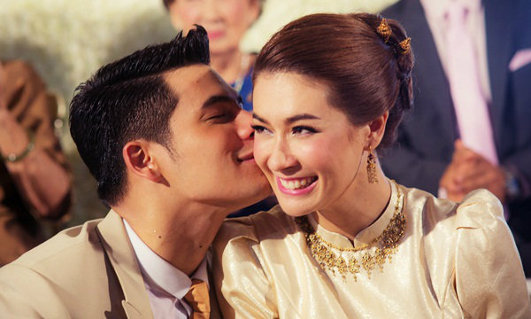 ประมวลภาพ งานแต่งเอมี่ ซี ศิวัฒน์ เรียบหรูไทยโบราณ