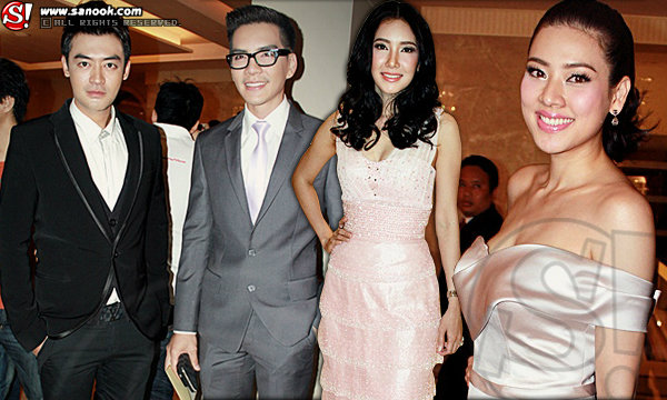 เก็บตก! งานฉลองวิวาห์ "ซี เอมี่" เพื่อนดารา ร่วมยินดีคับคั่ง