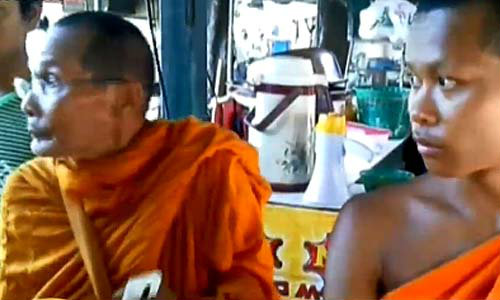 จับพระเณรพ่อลูก อ้างสำนักสงฆ์บังคับเดินเรี่ยไรเงิน