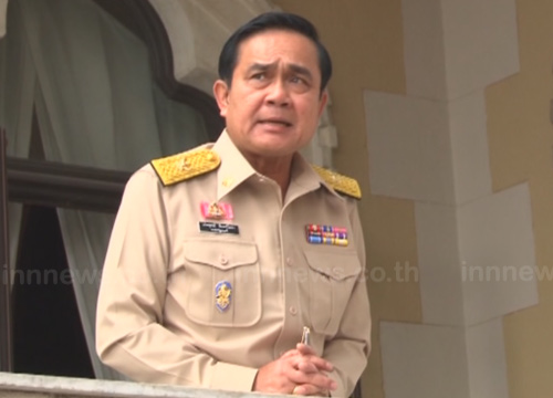 นายกฯย้ำถอดถอนยึดกม.-ผบ.ทบ.ปัดกำจัดตระกูลชิน