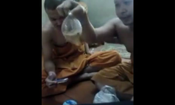หลวงพี่โอดผ่านคลิป กับข้าวถวายพระบูด ท้องเสียแทบทุกวัน!