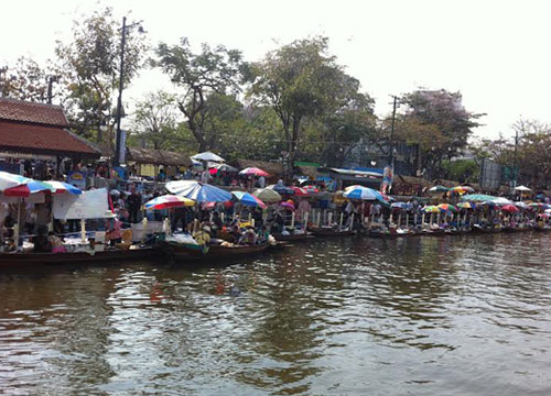 ตลาดน้ำวิถีไทยคลองผดุงกรุงเกษมวันสุดท้ายคึกคัก