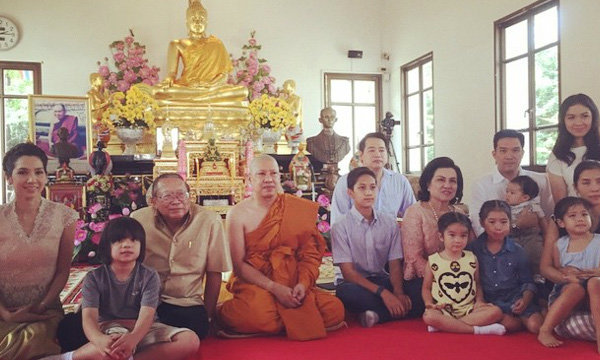นุสบา เผยภาพสามี บี พุฒิพงษ์ ปุณณกันต์ เข้าพิธีอุปสมบท
