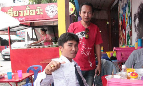 แรงอ่ะ! ร้านก๋วยเตี๋ยวโคราช จัดโปร "โชว์ใบสั่ง"กินฟรี!