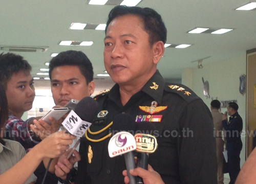 ผบ.ทบ.กำชับเฝ้าระวังปราบหมิ่นสถาบัน