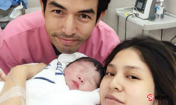 แฮ็ค รุ่งเรือง ภรรยาคลอดลูกสาวแล้ว ตั้งชื่อ \