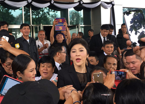 พท.เเจงข่าวมือกระชากผมยิ่งลักษณ์คลาดเคลื่อน