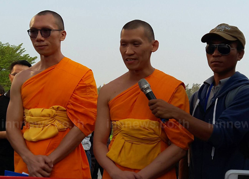 พระสนิทวงศ์ยังไม่มอบตัวอ้างรอหมายจับปัดหนี