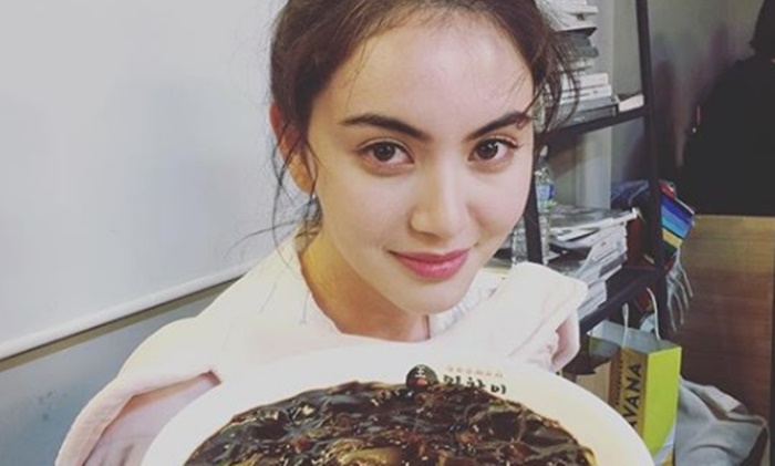 ใหม่ ดาวิกา สวยบาดใจ เป็นนางเอกเอ็มวีเจ้าแม่เพลงบัลลาดเกาหลี