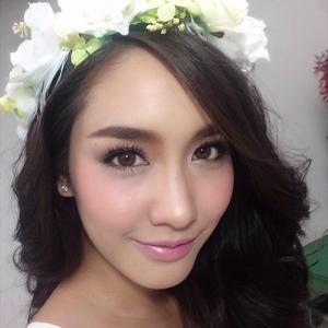 มิน พีชญา