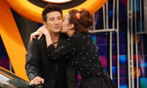 เมย์ หนุ่ม