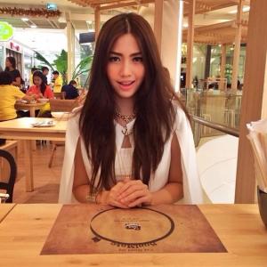 เมทัล สุขขาว