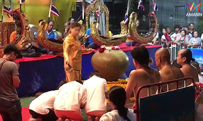เปิดพิธีร่างทรงจตุคาม โชว์ประทับองค์ อาบน้ำมนต์ 9 ชาย ลูกศิษย์แห่ร่วม-โต้งมงาย