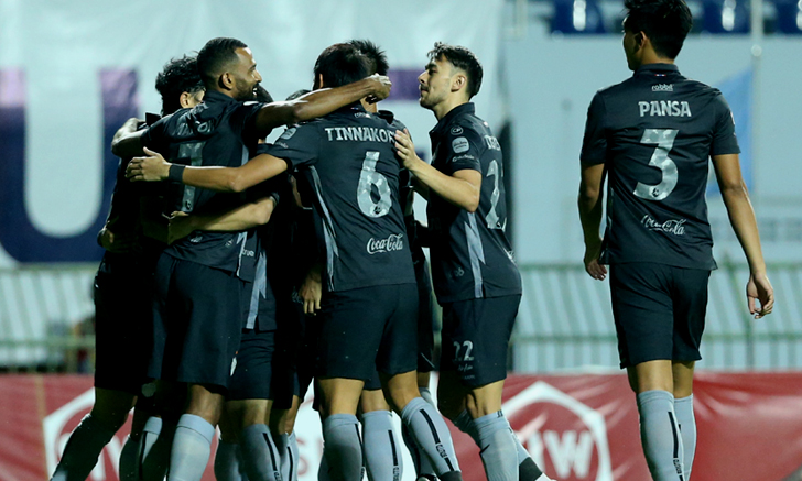 บุรีรัมย์ คืนฟอร์มเก่ง บุกอัดระยอง 10 คน 5-0 รั้งที่ 3 โตโยต้าไทยลีก(คลิป)