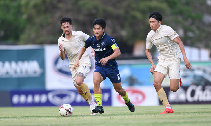 สองจุดโทษท้ายเกม! บุรีรัมย์ บุกรัวแซง สมุทรปราการ 2-1 ยึดรองฝูงแน่น (คลิป)