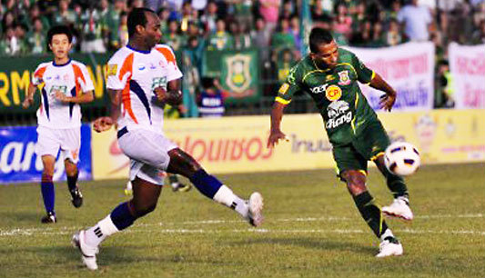 นาวีคึกไม่เลิกแซงทีเร็กซ์2-1ซิวชัย3นัดรวด ท่าเรือดับอาร์มี่1-0